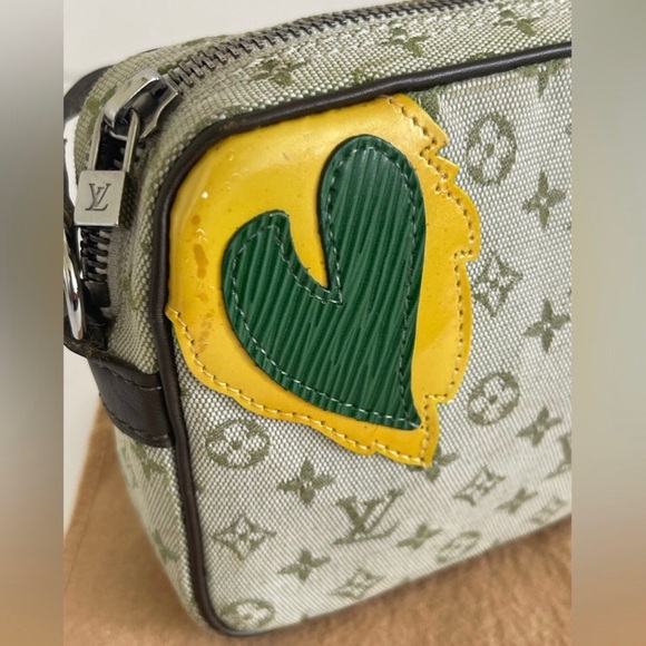 LOUIS VUITTON CONTE DE FEES MINI LIL POCHETTE “FAIRY TALE” - Picture 6 of 16